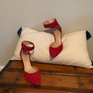 Beautiful Red sandal Audrey Brooke w/ankle strap